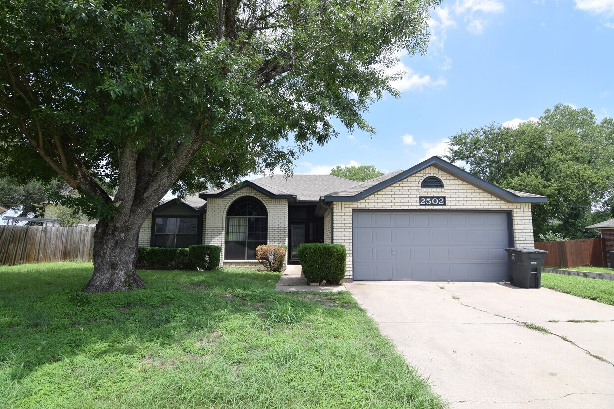 Primary Photo - 2502 Willow Springs Rd