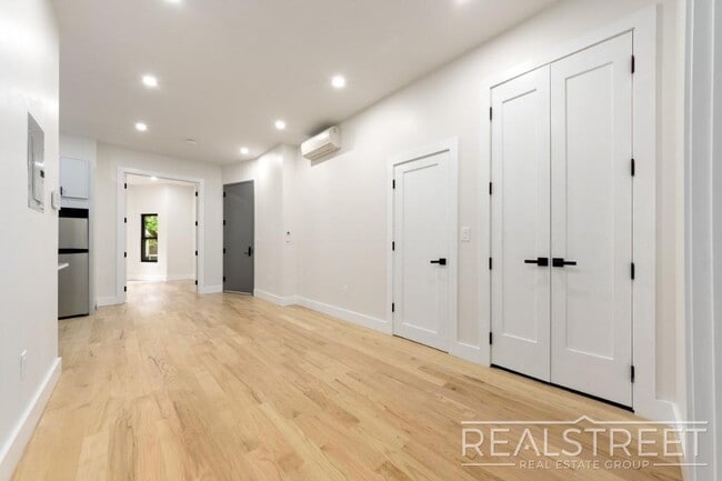 Building Photo - Brand New 3 Bed, 2 Bath with In-Unit Laund...