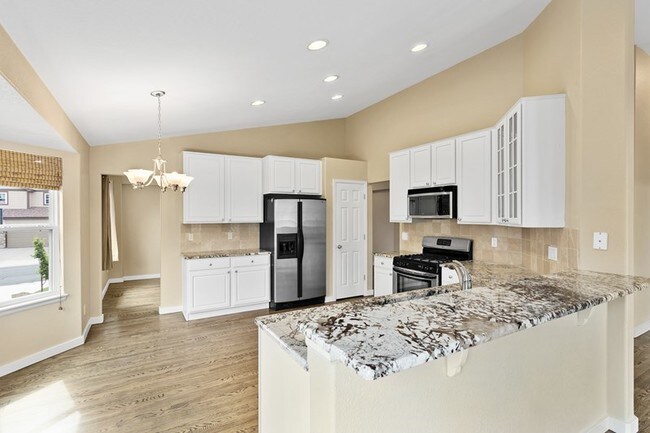 Building Photo - 1581 Rose Petal Ln