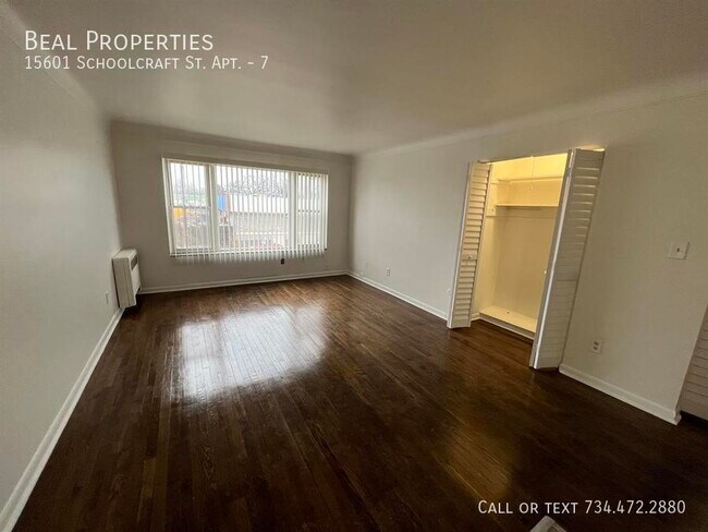 Foto del edificio - 15601 Schoolcraft Rd