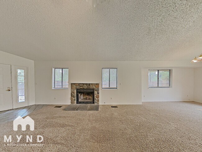 Building Photo - 5922 Shadow Park Dr