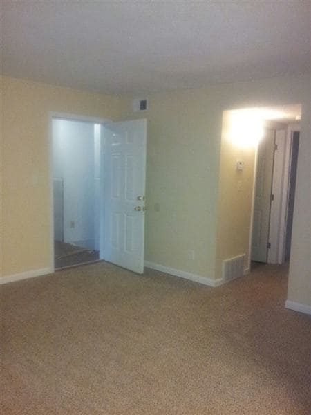 Building Photo - 3045 Sprowl Rd