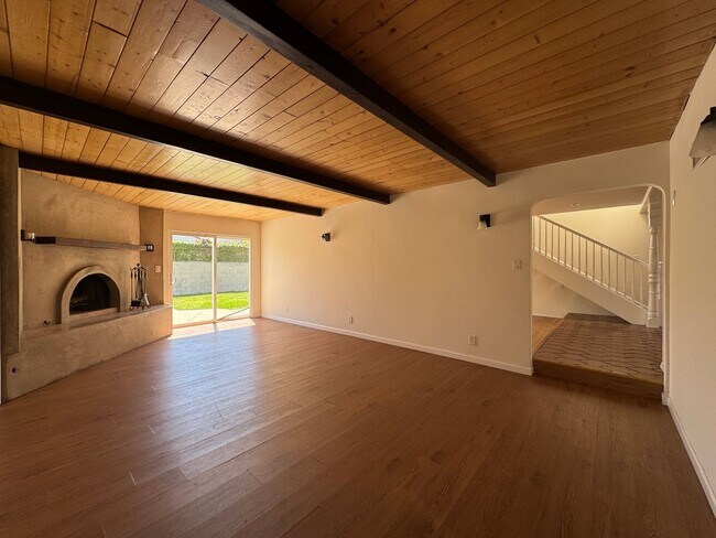 Foto del edificio - 7519 Midfield Ave