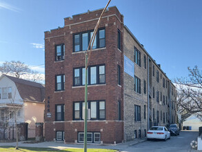 Building Photo - 4606 N Kildare Ave