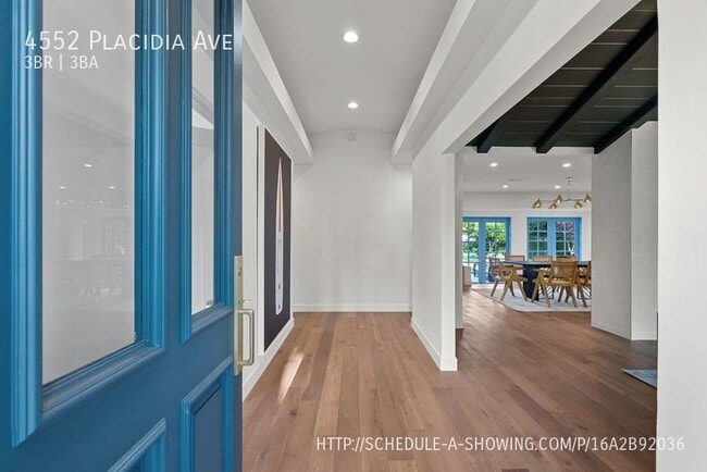 Building Photo - Toluca Living 3+2 Dual Master