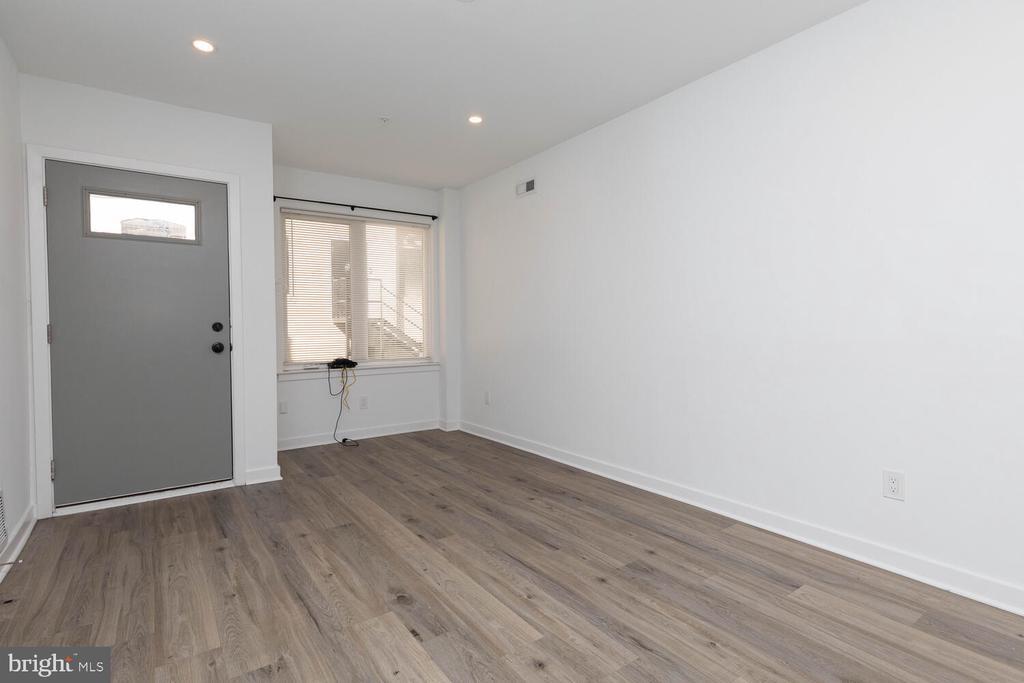 Primary Photo - 2213 N Philip St