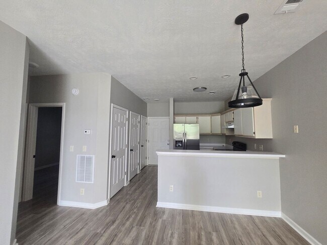 Foto del edificio - 504 River Oaks Dr