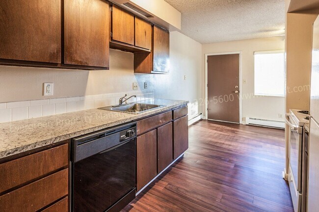 Foto del edificio - 2949 State Farm Rd