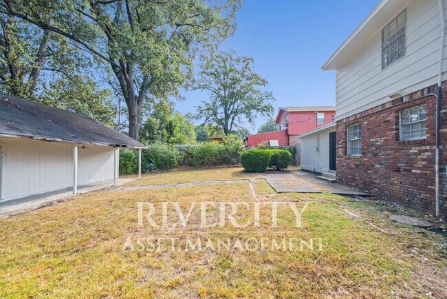 Building Photo - Renovated Gem! This 4-bed, 1.5-bath home!!!!! Section 8 Welcomed!!!!