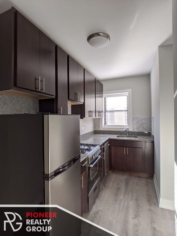 Foto del edificio - 427 W Belden Ave
