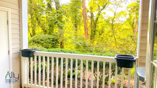 Building Photo - 270 Riverbend Dr