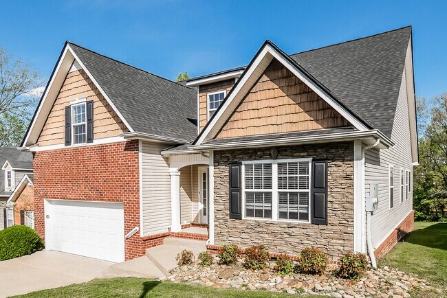 Foto del edificio - 4008 Pineorchard Pl