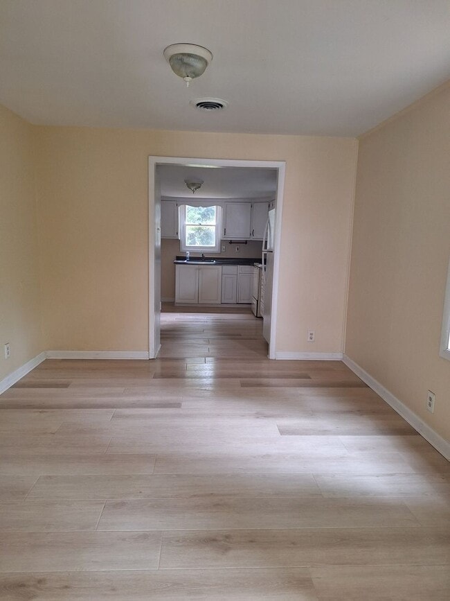 Building Photo - Downtown Wilmington Home, 2 Bedrooms | 1 Bathroom | Move-in Ready