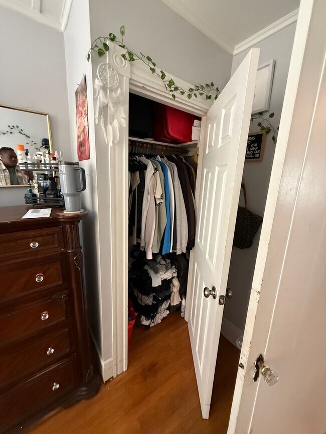 Foto del edificio - Allston 5 Bed – 1,700 Sq Ft – W/D in Unit – No Fee – 9/1
