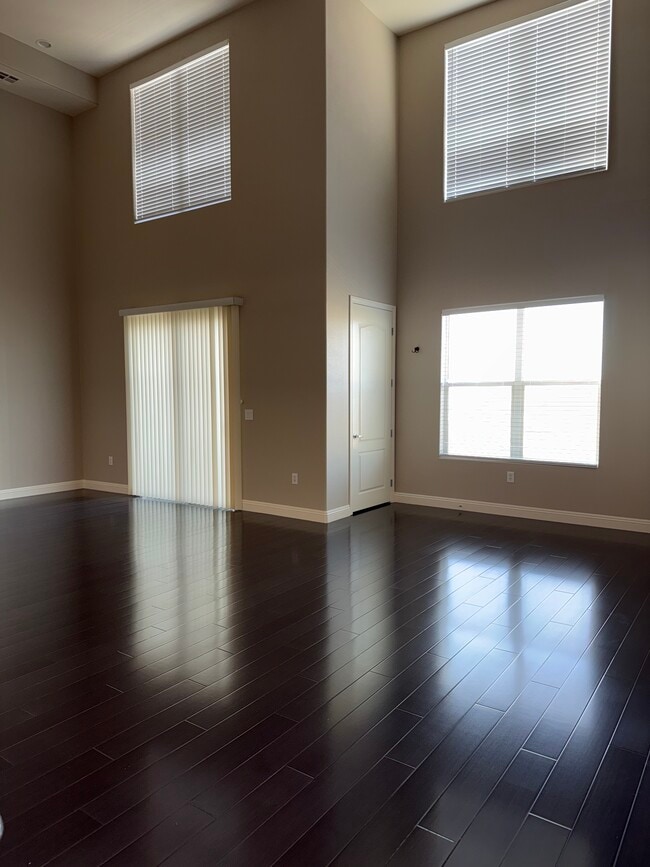 Building Photo - 32 E Serene Ave