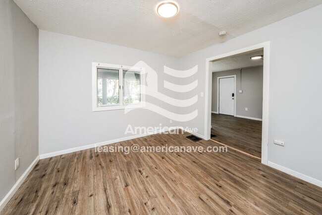 Foto del edificio - 306 W Matson Ave