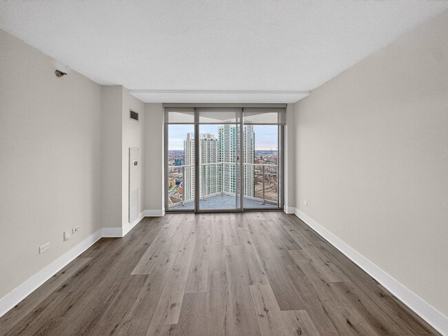 Building Photo - 304 N Canal St