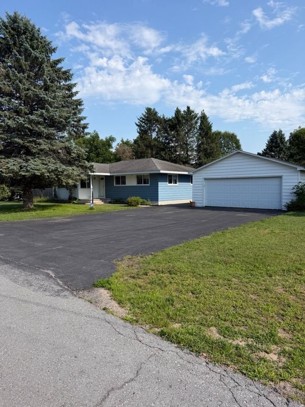 Building Photo - 107 Hadley Dr
