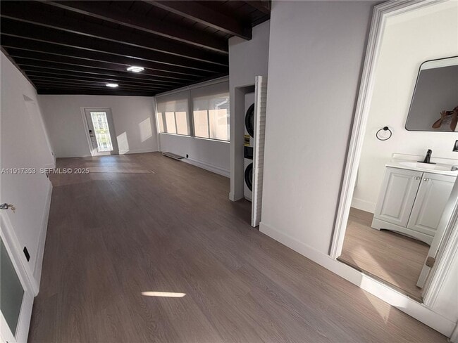 Foto del edificio - 1540 NE 118th St