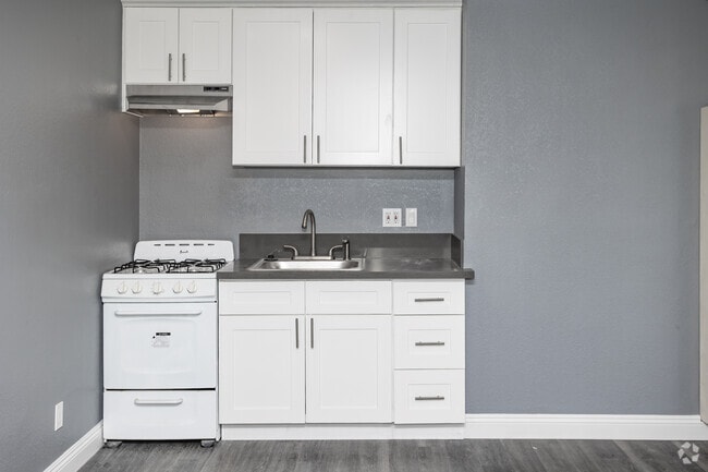 Studio - 360SF - Kitchen - 555 W. 20th St.