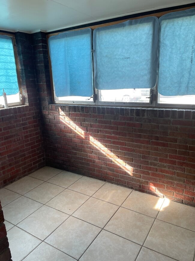 Foto del edificio - 915 Mapole Ave