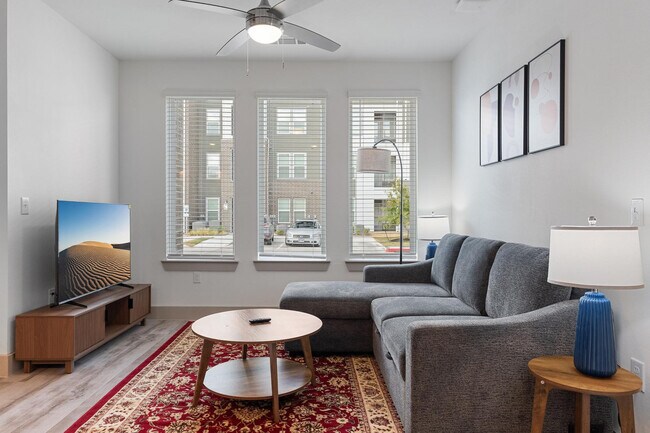 Foto del edificio - 12100 1/2 Ferrystone Glen Drive-SI ID1240327P