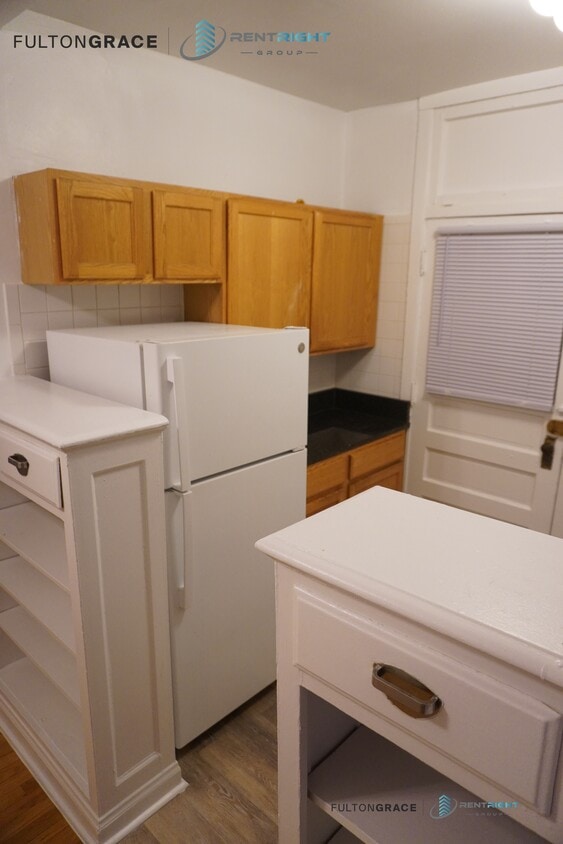 Primary Photo - 5018 N Lincoln Ave