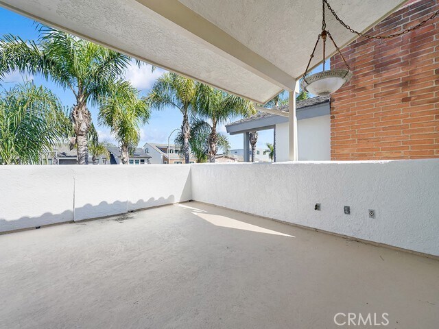 Foto del edificio - 907 E Balboa Blvd