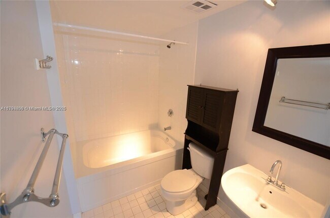 Foto del edificio - 10 SW South River Dr