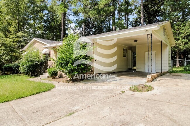 Building Photo - 17 Swan Ct