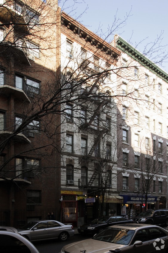 Building Photo - 215 Thompson St