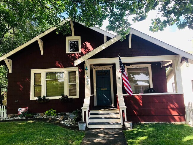 Front with covered porch - 223 Cottage Ave