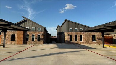 Building Photo - 10 Hidden Hls St Building Photo - 10 Hidden Hls St