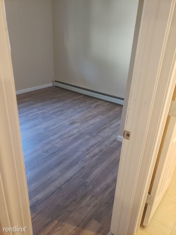 Building Photo - 3 br, 1 bath Apartment - 4 Colley St 1 Unit 1