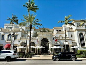 Building Photo - 365 5th Ave S