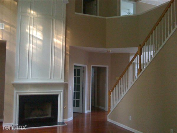 Building Photo - 335 Chichester Ct