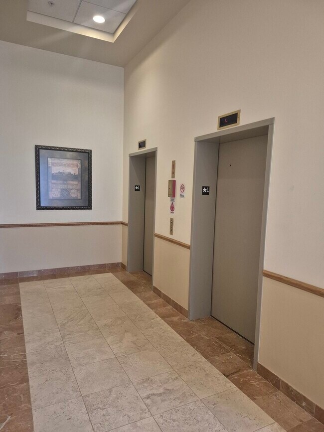 Foto del edificio - 1479 N Milwaukee Ave