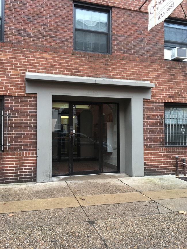 Building Photo - 2220 Spruce St