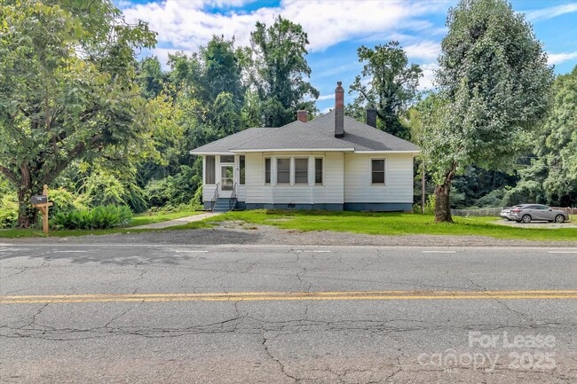 Building Photo - 8209 Moores Chapel Rd