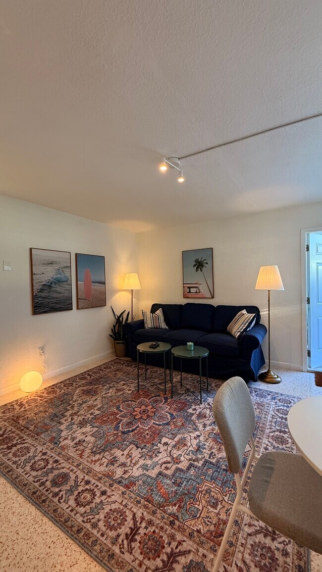Foto del edificio - 13378 1st St E