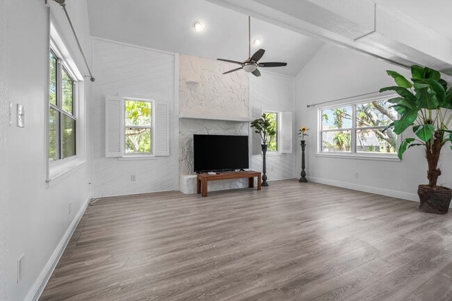 Foto del edificio - 4857 Hummingbird Trail