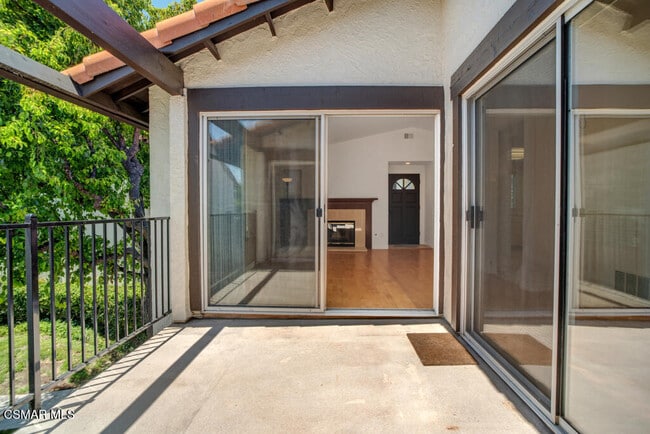 Building Photo - 5532 Las Virgenes Rd