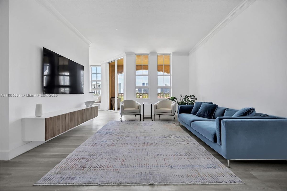 Foto del edificio - 3001 NE 185th St
