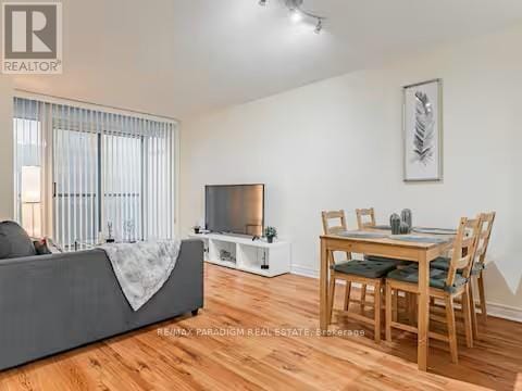 Building Photo - 30 Grand Trunk Crescent