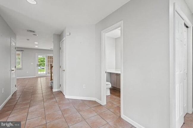 Foto del edificio - 262 Crescent Dr