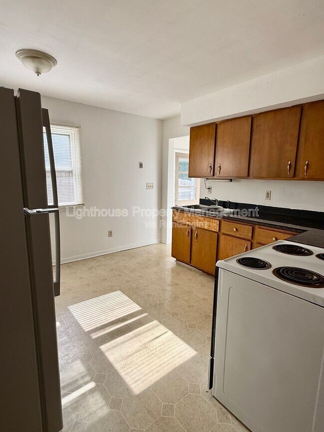 Foto del edificio - 2118 Woodbine Ave