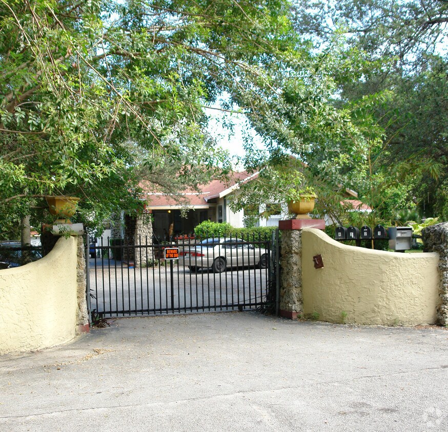 Primary Photo - 755 NE 83rd Ter