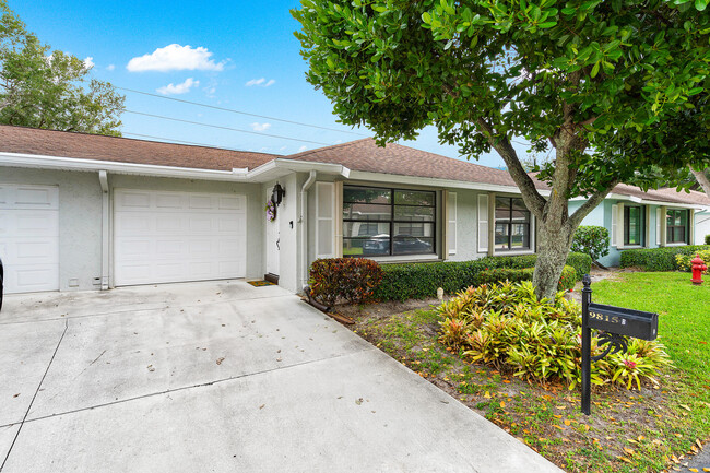Building Photo - 9815 Pecan Tree Dr