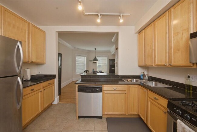 Foto del edificio - 1849 W Greenleaf Ave