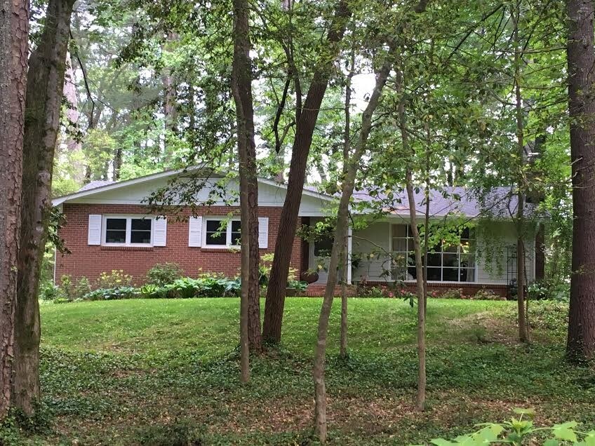 Primary Photo - 1219 Chanteloup Drive